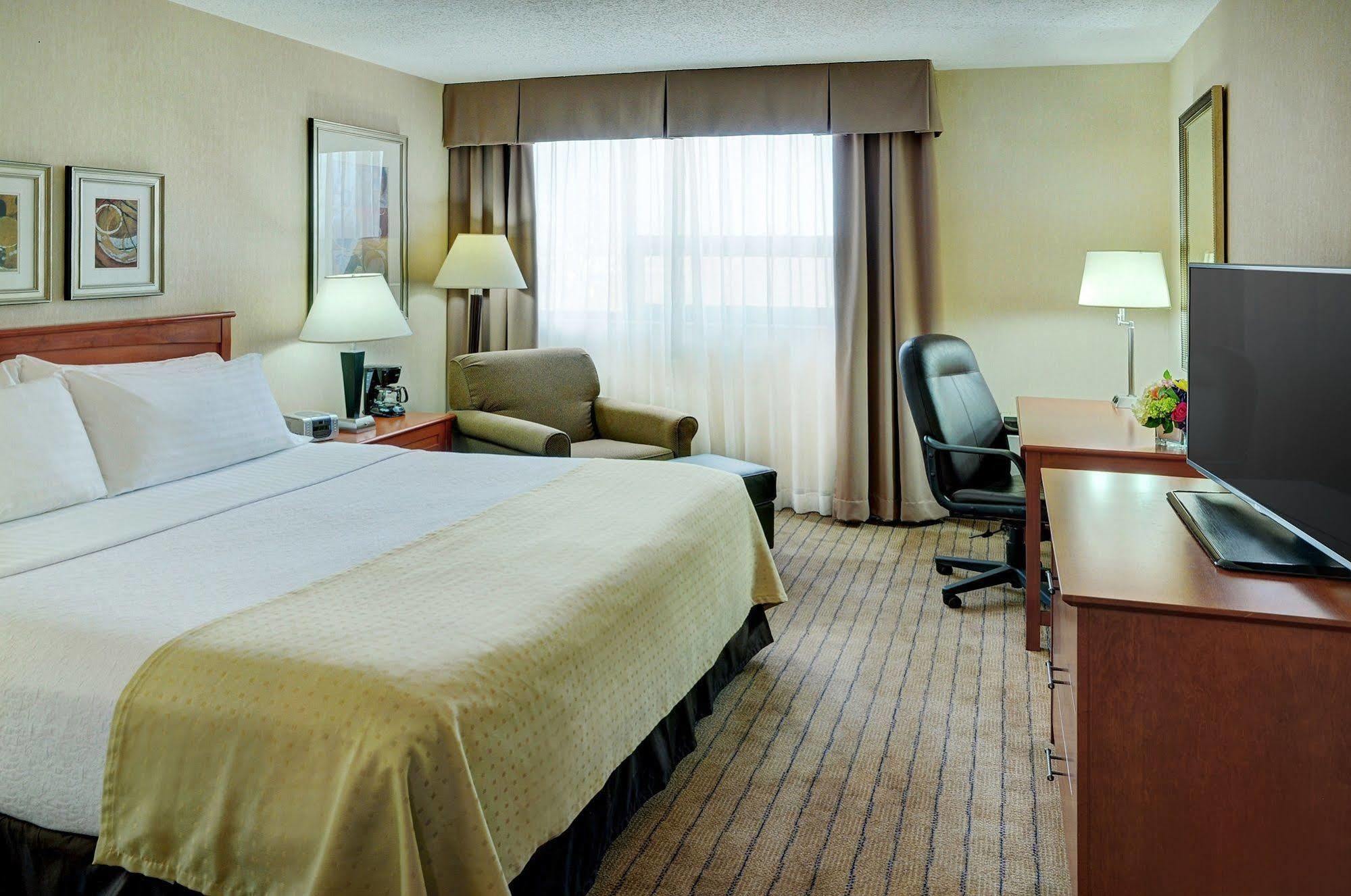 Holiday Inn Guelph Hotel & Conference Centre, An Ihg Hotel Екстер'єр фото