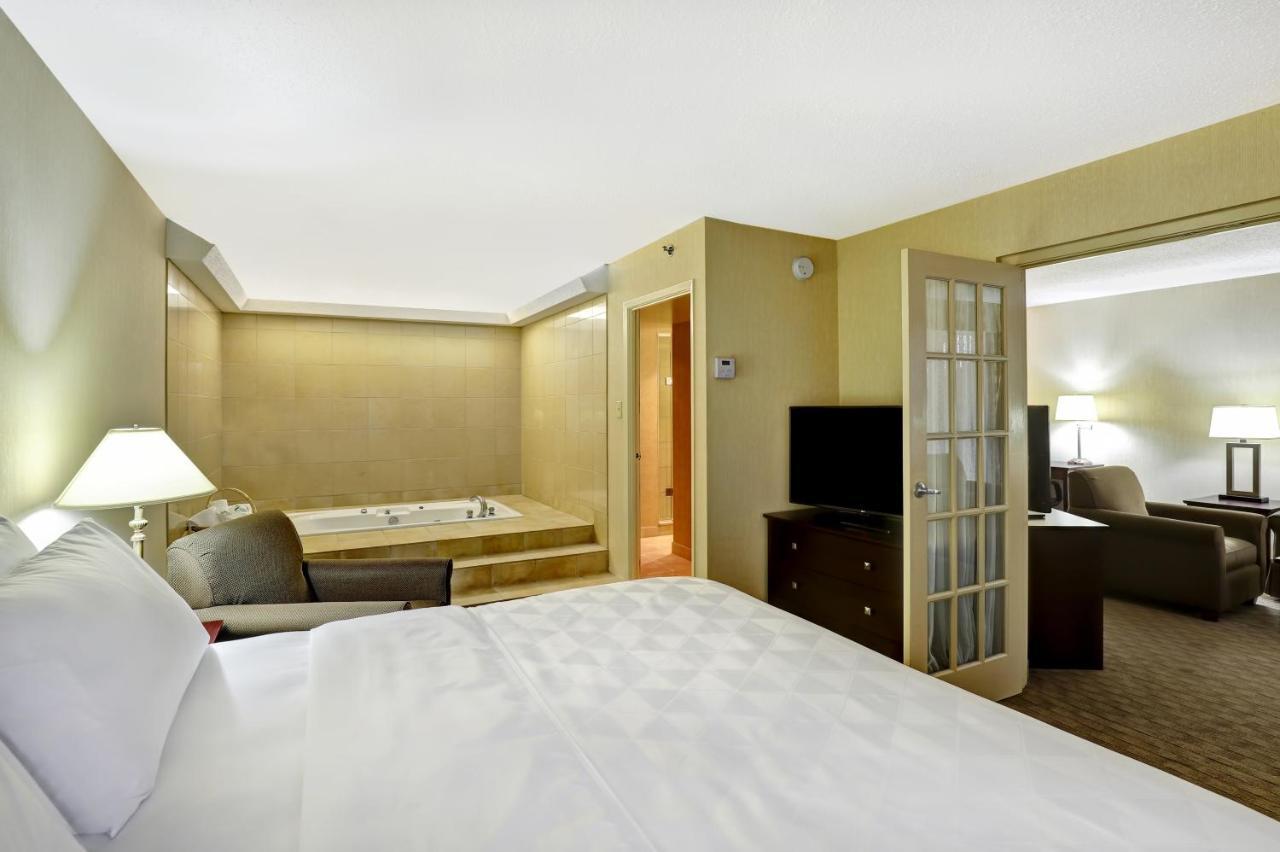 Holiday Inn Guelph Hotel & Conference Centre, An Ihg Hotel Екстер'єр фото